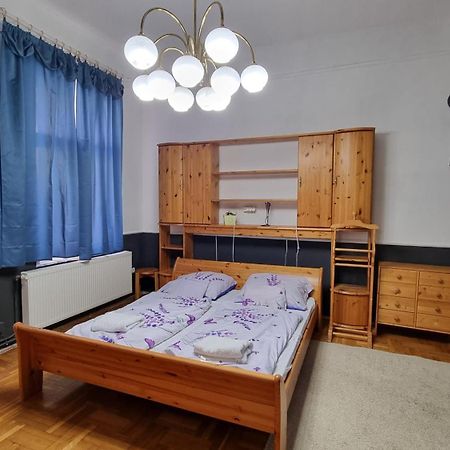Centrum Panzio Ντέμπρετσεν Εξωτερικό φωτογραφία