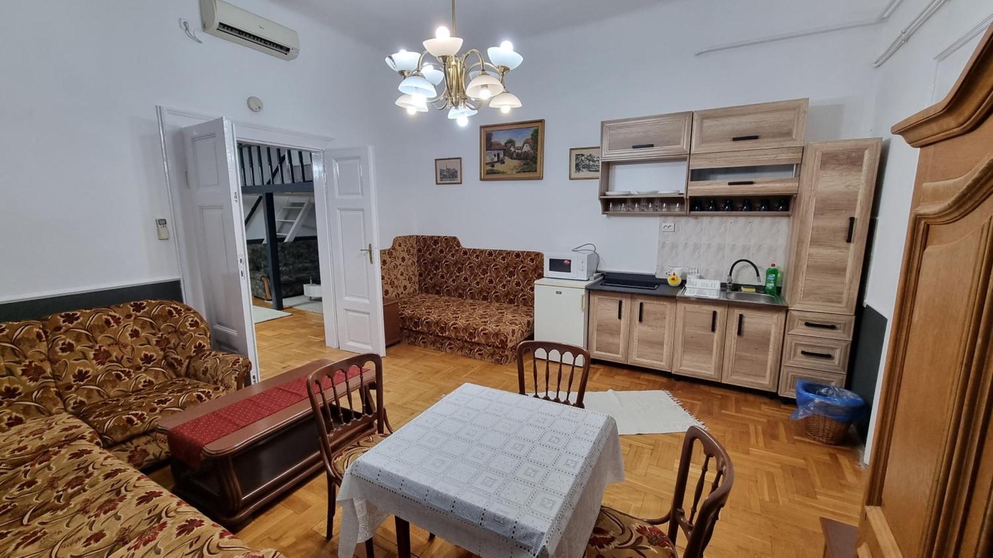 Centrum Panzio Ντέμπρετσεν Εξωτερικό φωτογραφία